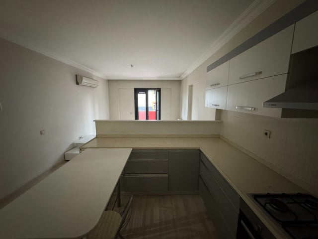 SİNPAŞ LİVA SATIŞ OFİSİ REMAX PROF SEZAİ T. KİRALIK 1+1 73 M2