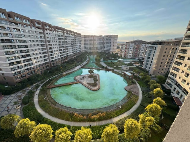 SİNPAŞ LİVA SATIŞ OFİSİ REMAX PROF SEZAİ T. KİRALIK 1+1 GÖL MANZ