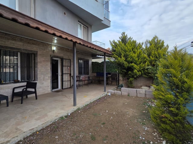 SEFERIHISAR MÜSTAKIL TADINDA BAHÇELI 2+1 SATILIK DUBLEKS DAIRE