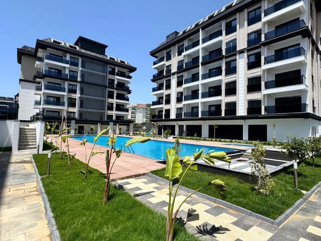 OKURCALAR ELİZ SİTESİNDE DENIZE 500 M FULL AKTİVİTELİ 1+1 DAİRE