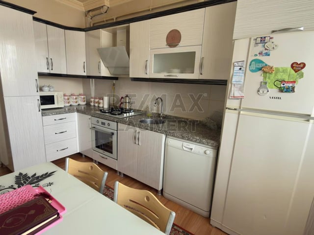 RE/MAX LACİVERT'TEN YILDIZKENT'TE SATILIK 3+1 DAİRE