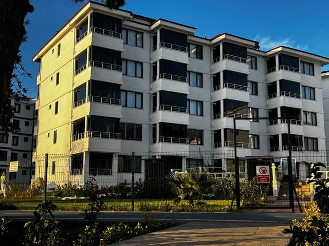 ARMUTLU BITAŞ SITESINDE, ÖZEL SAHILLI, DENIZ MANZARALI 3+1 DAIRE