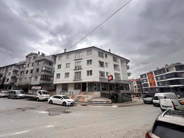 MERKEZİ KONUMDA EŞYALI KİRALIK 2+1 DAİRE
