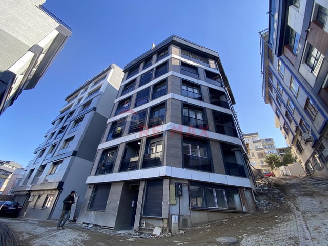 ÜSKÜDAR'DA BOĞAZ MANZARALI YENİ BİNADA SATILIK 2+1 DAİRE