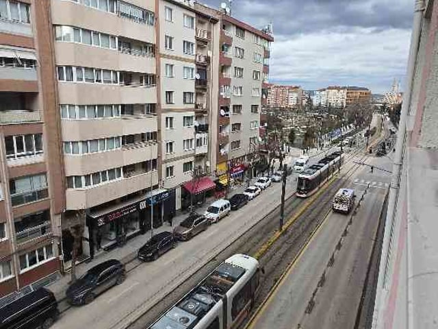 REMAX MOD DAN ÖĞRETMENLER CADDESİ ÜZERİ 3+1 KİRALIK DAİRE