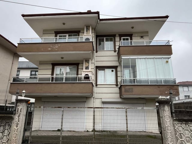 KAPALI GARAJLI GENİŞ BAKIMLI 4+1 DUBLEKS DAİRE