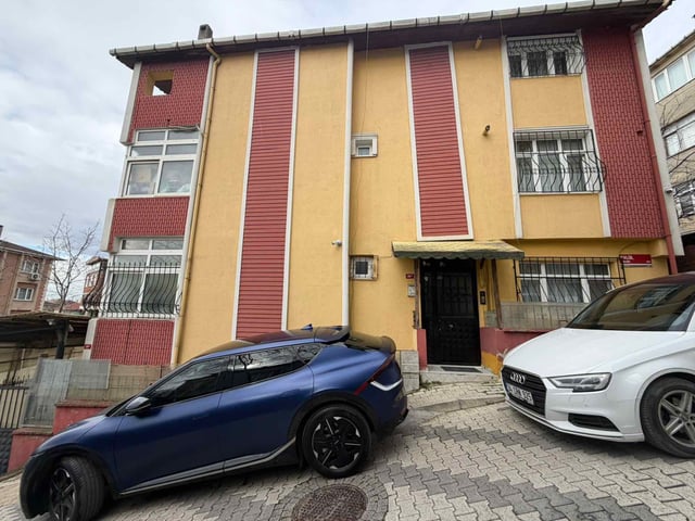 REMAX ASHILL ÜSKÜDAR KÜPLÜCE KIRALIK 2+1 BAHÇE KATI
