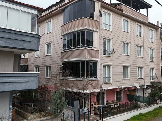 RE/MAX MAVİ'DEN BALKONDAN DENİZ GÖREN GENİŞ, KULLANIŞLI 2+1DAİRE