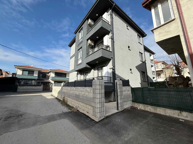 ADAPAZARI ŞEKER MAHALLEDE KİRALIK DAİRE REMAX DESİGN