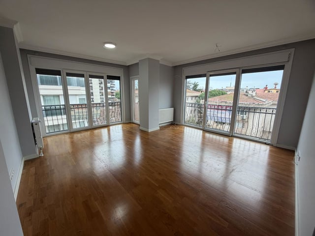 SAHIL YOLUNA 1.PARALEL 3 ODA 1 SALON 4.KAT 115 M² -BOŞ-FIRSAT