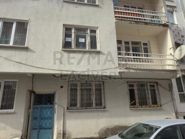 RE/MAX LACİVERT'TEN KOMBİNA'DA SATILIK 3+1 DAİRE