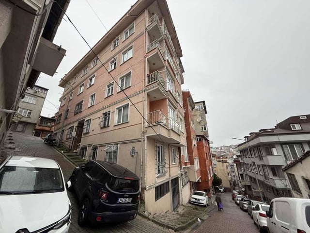 KAĞITHANE HARMANTEPE YENİ BİNA’DA SATILIK 2+1 DAİRE