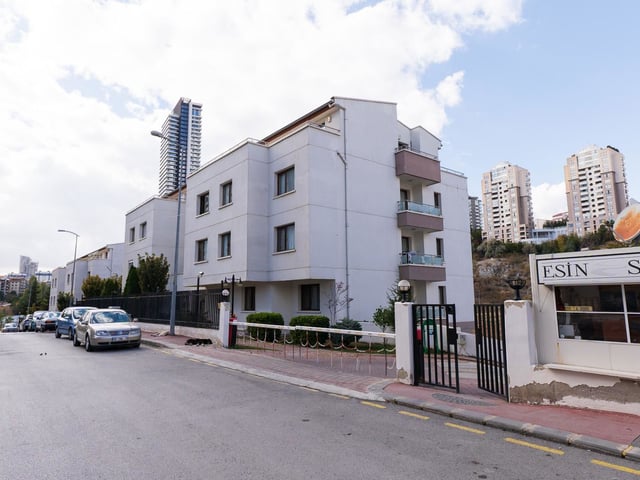 KIRKKONAKLAR ESİN SİTESİNDE MANZARALI ŞIK MOBİLYALI 3+1 DAİRE