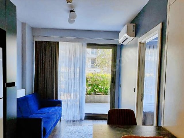 EMİNE GÖKTÜRK,DEN İNİSTANBUL,DA BAHÇE KATI EŞYALI 1+1 KISA KATLI