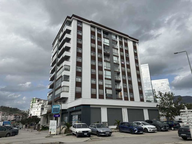 İZMİR KARŞIYAKA KİRALIK 3+1 DAİRE