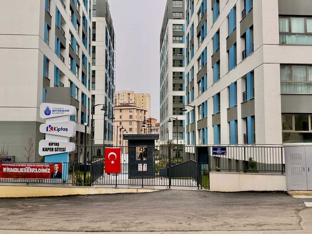 KARTAL KIPTAŞ KAPER SITESI 70 M² SATILIK 2+1 DAIRE
