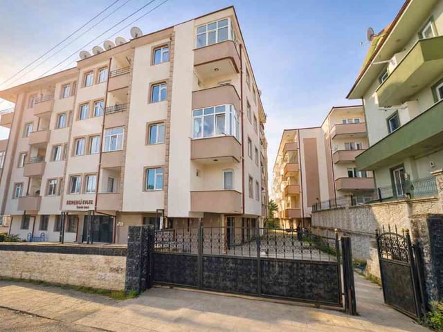 REMAX HÜR'DEN SERDİVAN MAVİ DURAK YAKINI SATILIK EŞYALI 3+1 DAİRE