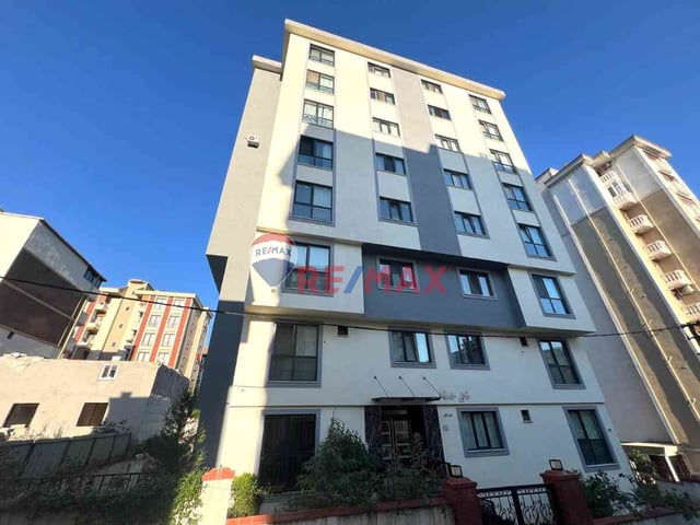 ATAŞEHİR HASTANELER BÖLGESİNDE SATILIK 1+1 DAİRE