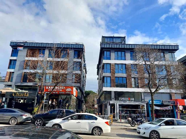 ACIBADEM CADDESI’NIN KALBINDE | CADDE ÜZERI, TERASLI, PRESTIJLI KIRALIK DUBLEX DAIRE