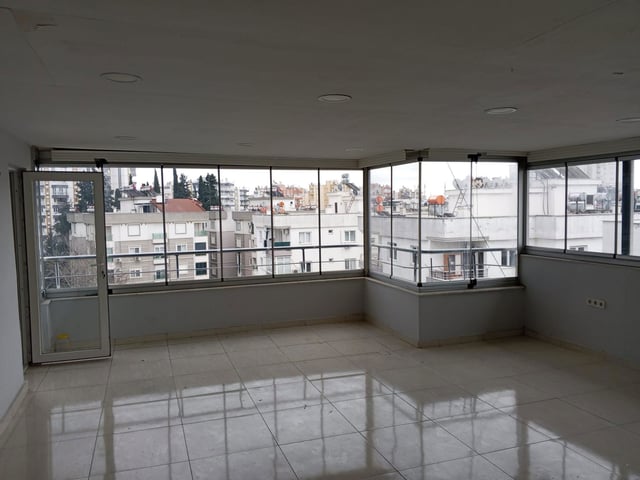 YENİGÜN MAHALLESİ'NDE TEK DAİRE FİYATINA BÖLÜNEBİLİR 5+1 DUBLEX DAİRE