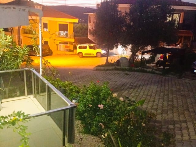 ÇEŞME OVACIK’TA ÇIFT GIRIŞLI ZEMIN KAT DAIRE