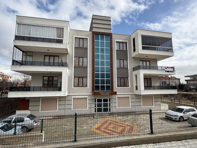 REMAX POINT'TEN KOSOVA MAHALLESİNDE SATILIK GENİŞ 3+1 DAİRE