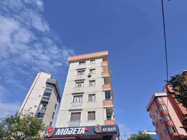 PENDİK BAHÇELİEVLER SATILIK GENİŞ BAKIMLI 3+1 DAİRE