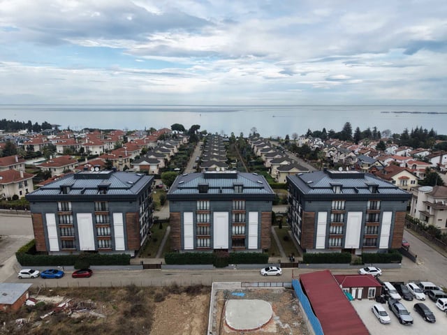 KAŞÜSTÜ MÜRTEZAOĞLU EVLERİNDE SATILIK 4+1 DAİRE