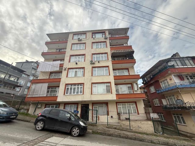 GÖLCÜK YENI MAH. 2+1 DENIZ MANZARALI DILEK ERCAN REMAXÇAKRA