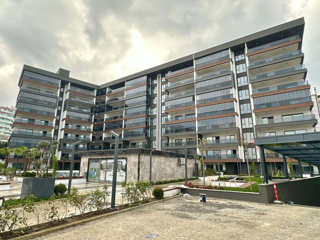 YALINCAK SAHİL SİTESİ NORTHLİFE FULLDENİZ MANZARALI FIRSAT DAİRE