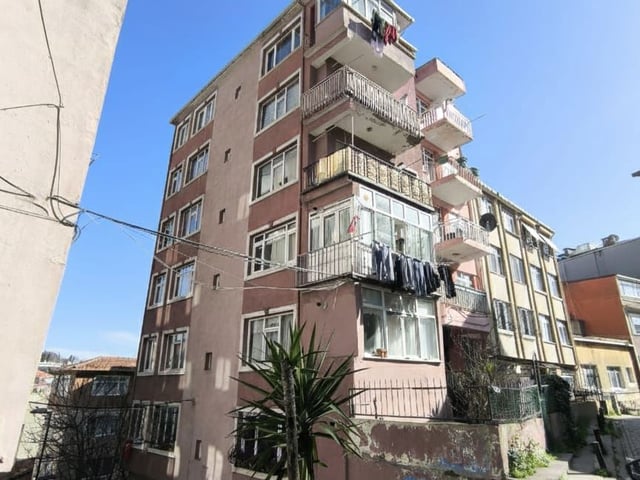 ORTAKÖY'DE KOMPLE YENİLENMİŞ SATILIK 2+1 DAİRE