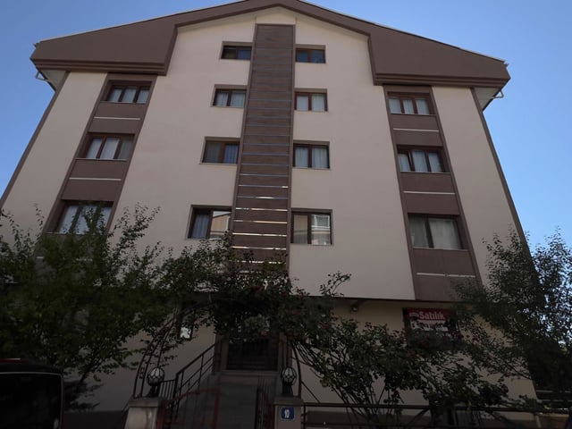 MALAZGİRT MAHALLESİ SATILIK 2.5+1 KOMBİLİ CAM BALKONLU DAİRE