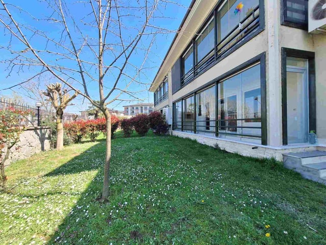 SERDİVAN İSTİKLAL MAHALLESİNDE ŞÖMİNELİ GENİŞ DAİRE