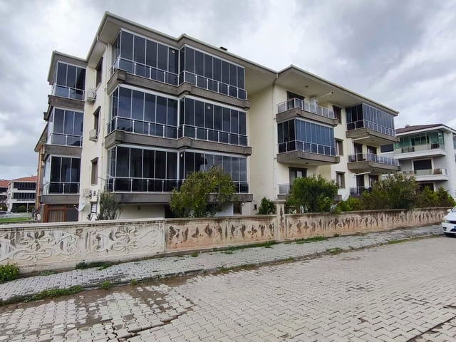 AYVALIK 150 EVLER MAHALLESİNDE SATILIK 2+1 DAİRE