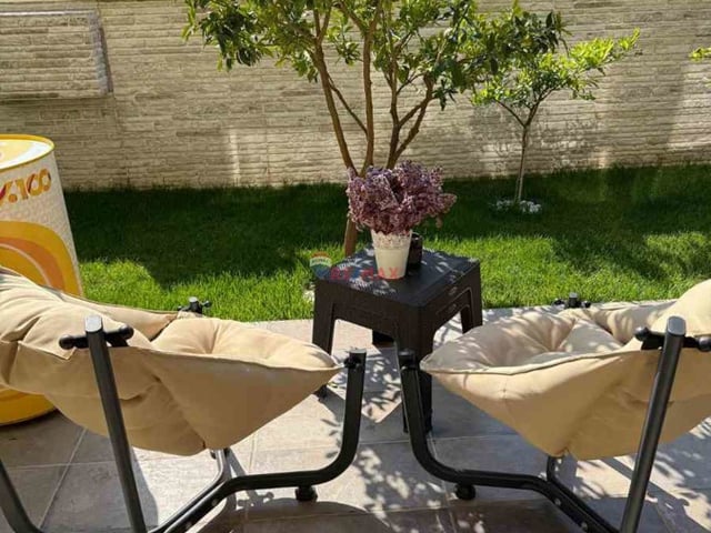 AYVALIK SAHİLKENT'TE DENIZE 300MT EŞYALI 1+1 KİRALIK BAHÇE KATI