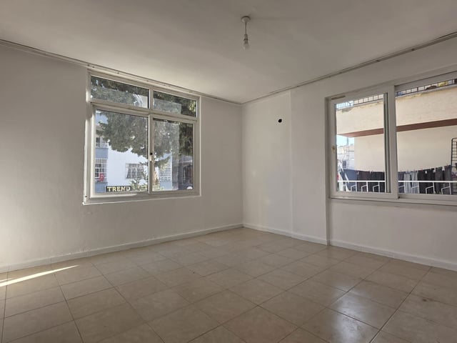 REMAX RİNA'DAN YENİŞEHİR BAHÇELİEVLER MAH.DE MERKEZİ KONUMDA 2+1 DAİRE