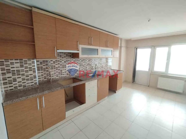 REMAX BEYAZ KOÇ ORTAOKULUNA 1 DAKİKA MESAFEDE KİRALIK 5+1 DUBLEKS DAİRE