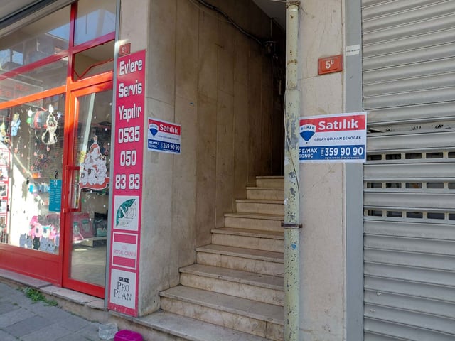 KADIKÖY HASANPAŞA'DA MERKEZI KONUMDA ULAŞIM IMKANLARI FAZLA OLAN SATIILIK DAIRE
