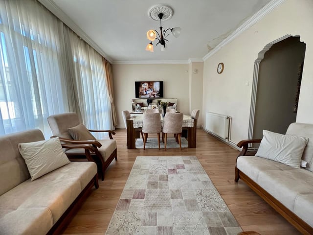 KARŞIYAKA ESHOT SOKAĞI'NDA ÇIFT CEPHELI 3+1 SATILIK DAIRE