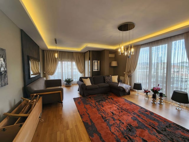 REMAX İKON'DAN MERDİVENKÖYDE SATILIK GENİŞ ÇATI KAT DUBLEKSİ