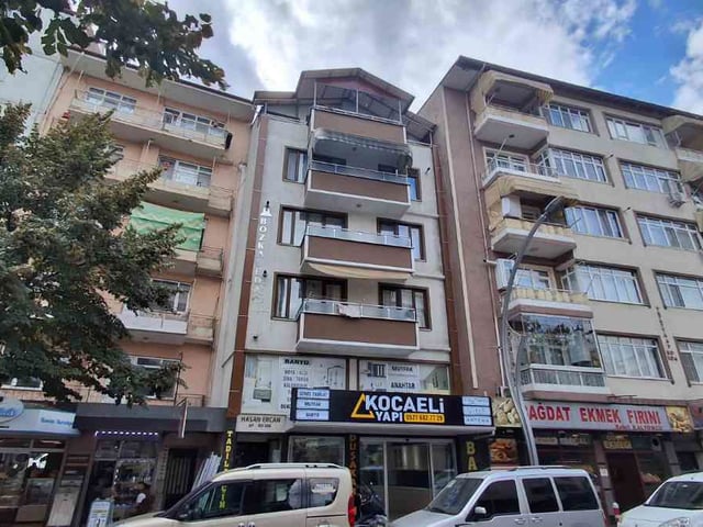 IZMIT KADIKÖY MAHALLESI BAĞDAT CADDESINDE 2+1 SATILIK DAIRE