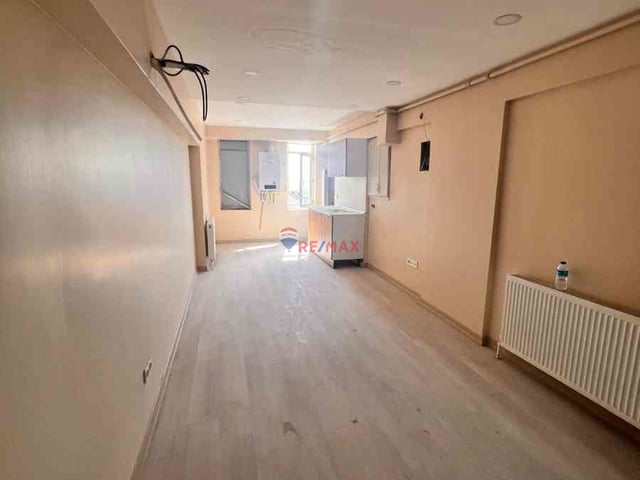 GAZIOSMANPAŞA MERKEZ'DE SIFIR YENILENMIŞ, BANYOLU – KOMBILI KIRALIK OFIS | HOME OFISE UYGUN