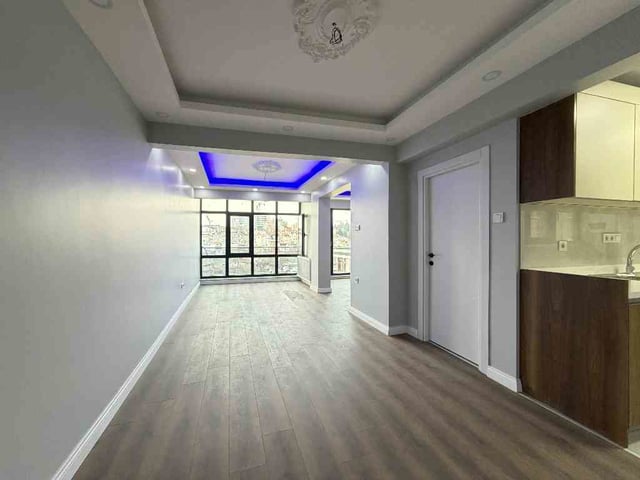 TAKSİME YÜRÜME MESAFESİNDE , 1. SINIF MALZEMELERLE YENİLENMİŞ 2+1 SATILIK DAİRE