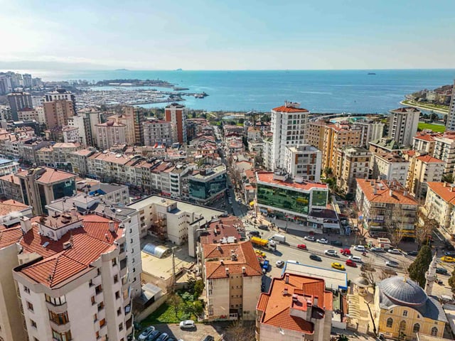 REMAX ŞİRVAN'DAN KIZILTOPRAK BAĞDAT CADDESİNDE SATILIK 2+1 DAİRE