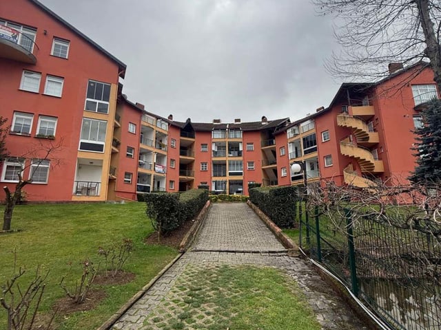 SAPANCADA SITE IÇERISINDE GÖL MANZARALI FIRSAT DAIRE !