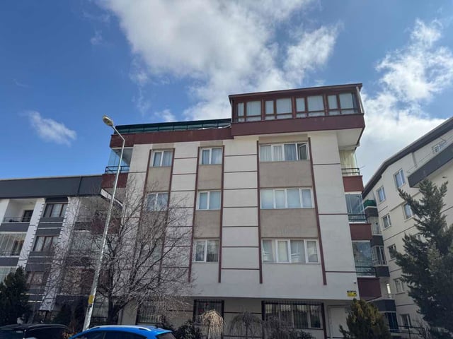 DİKMEN-MÜRSEL ULUÇ'TA ARA KATTA 3+1 SATILIK DAİRE