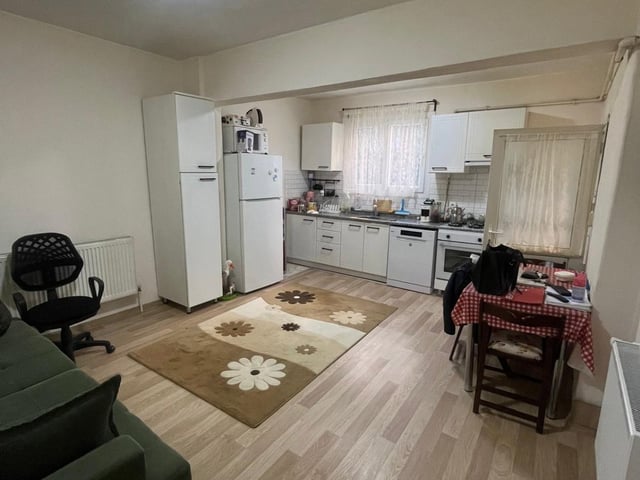 149 BORNOVA İNÖNÜ MAHALLESI’NDE GENIŞ METREKARELI 4+1 SATILIK DAIRE