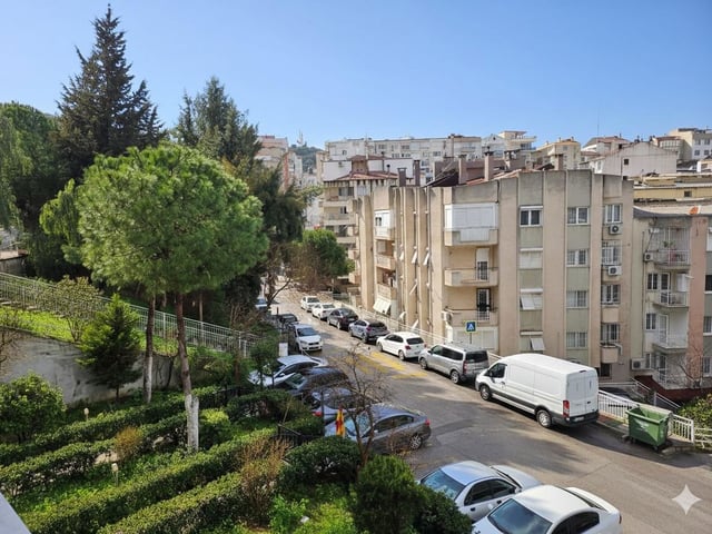 ÜÇKUYULAR MH. DE MERKEZİ KONUMDA FERAH 3+1