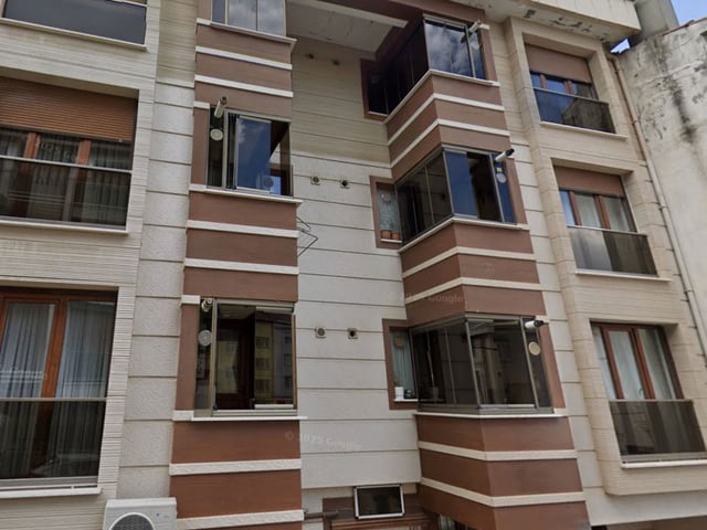 REMAX ASHILL ÜSKÜDAR FERAH MAHALLESI GIRIŞ KAT 2+1 KIRALIK DAIRE