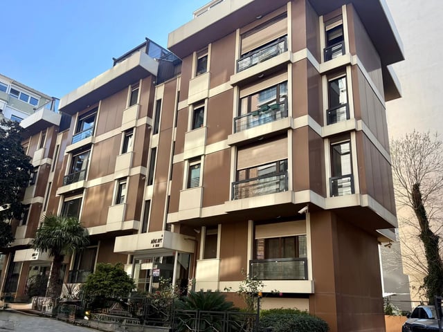 KALAMIŞ WYNDHAM OTEL KARŞI SOKAĞINDA, BAĞDAT CADDESİ VE SAHİL ARASINDA, BUTİK BİNADA 2+1